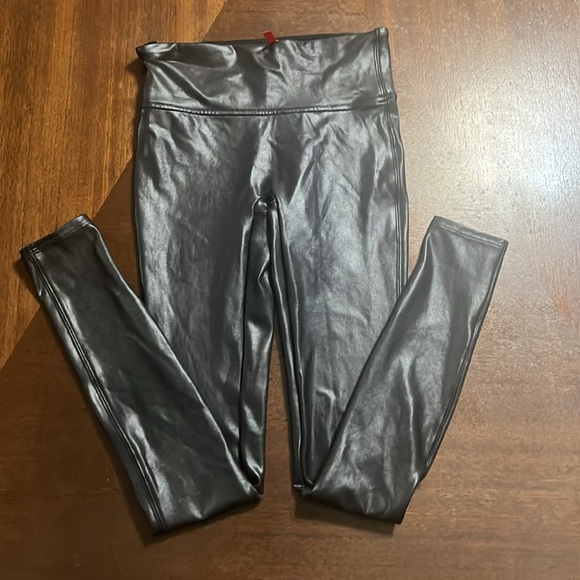 SPANX Faux Leather Leggings - Picture 5 of 8